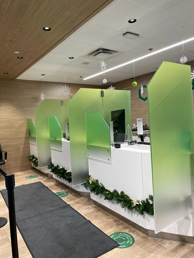Garland with gold accents along a service counter